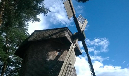 kuva vanhasta pälkäneen tuulimyllystä