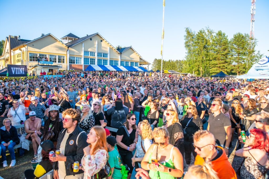 Aitoon Kirkkarit, festarikansaa